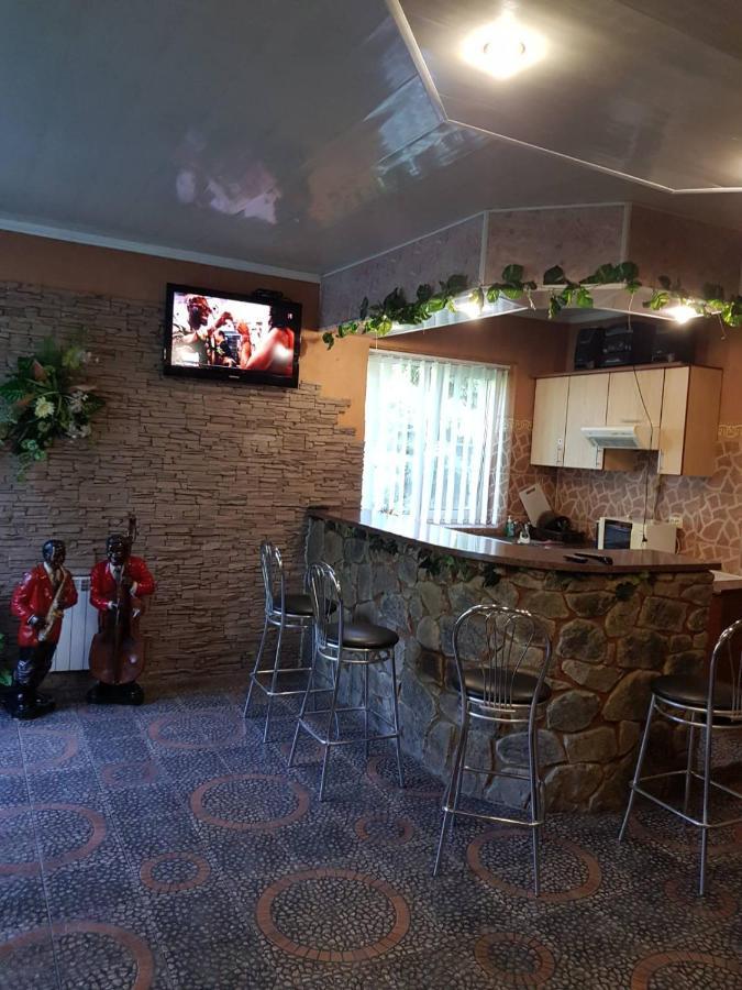 文尼察 Дом Для Души С Бассейном Целиком酒店 外观 照片